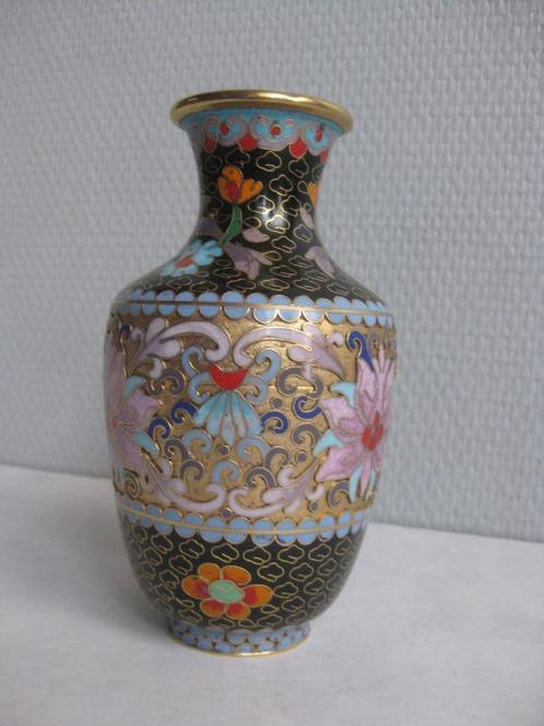 Vintage - Cloisonné vaas met gebloemde tint - China., Antiquités & Art, Antiquités | Vases, Enlèvement ou Envoi