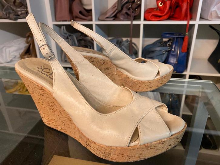 SCAPA lichtbeige lederen sleehak sandalen - 40, Kleding | Dames, Schoenen, Zo goed als nieuw, Sandalen of Muiltjes, Beige, Ophalen of Verzenden