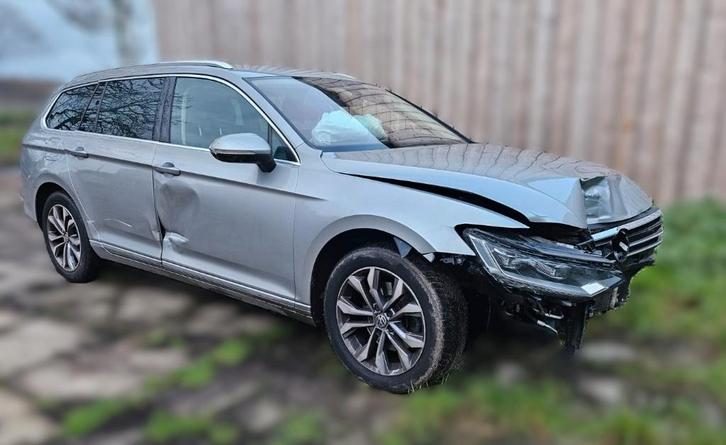 Volkswagen Passat 1.6 TDi DSG VERSNELLINGSBAK, Auto's, Volkswagen, Bedrijf, Te koop, Passat, Airconditioning, Boordcomputer, Climate control