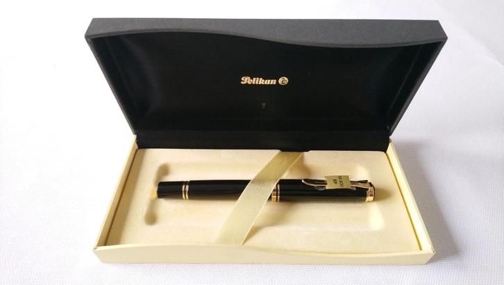 Pelikan M800 18C/750 two-tone EF-Nib (Oude Stijl), Verzamelen, Pennenverzamelingen, Nieuw, Vulpen, Overige merken, Met doosje