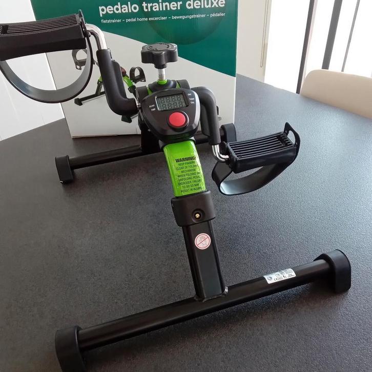 Kleine nieuwe hometrainer, na knie- open r atie, Sport en Fitness, Fitnessapparatuur, Zo goed als nieuw, Hometrainer, Benen, Ophalen
