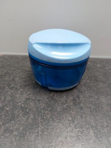 Vintage blauwe groentesnijder Tupperware beschikbaar voor biedingen