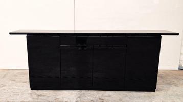 dressoir beschikbaar voor biedingen