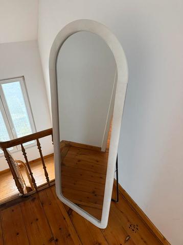 Gestofeerde staande spiegel - wit beschikbaar voor biedingen