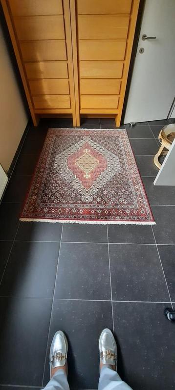 Handgemaakt perzisch tapijt 166 op 126 cm beschikbaar voor biedingen