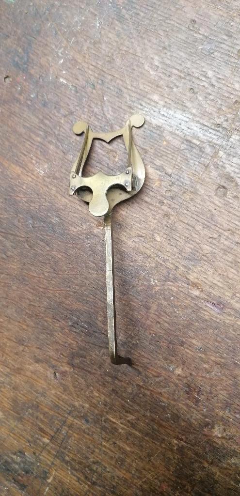 Lyre support partitions musique, Musique & Instruments, Pieds, Comme neuf, Pied, Cor, Envoi