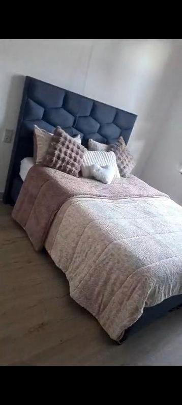 Tout à vendre, Enlèvement ou Envoi, Comme neuf