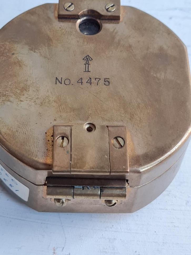 Broad arrow kompas in massief houten kist, Antiek en Kunst, Antiek | Gereedschap en Instrumenten, Ophalen of Verzenden