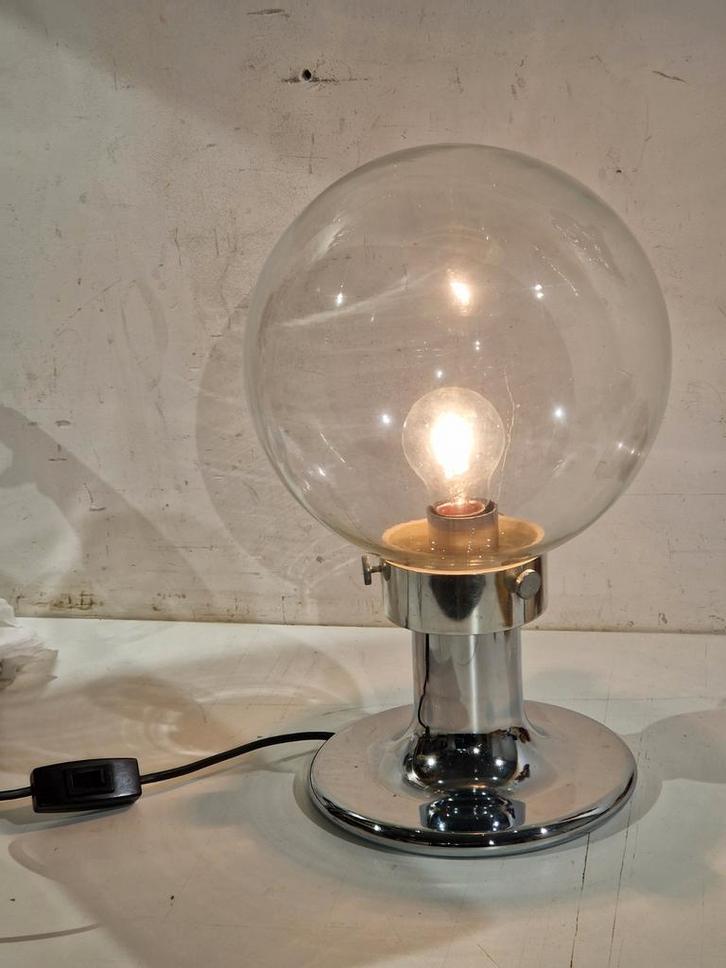 Tafellamp Targetti Sankey jaren 70 , bolglas verchroomd, Antiquités & Art, Art | Objets design, Enlèvement ou Envoi