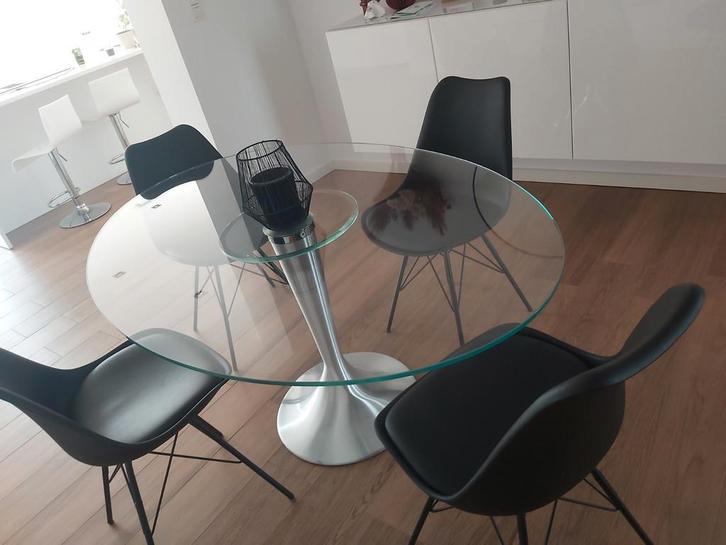Glazen ovale eettafel 4 a 6 personen, Huis en Inrichting, Tafels | Eettafels, Zo goed als nieuw, Ophalen