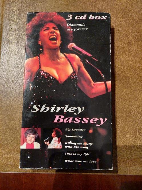 3 CD Box Shirley Bassey – Diamonds Are Forever, CD & DVD, CD | Compilations, Utilisé, Jazz et Blues, Coffret, Enlèvement ou Envoi
