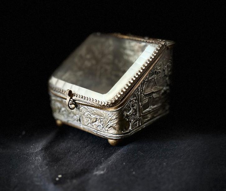 Porte bijou montre laiton Napoleon III scene, Antiquités & Art, Curiosités & Brocante, Enlèvement ou Envoi