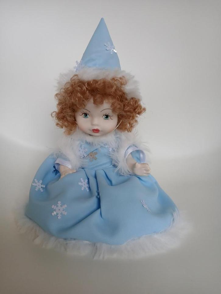 Poupée porcelaine fée des neiges (thème hiver), Verzamelen, Poppen, Gebruikt, Pop, Ophalen