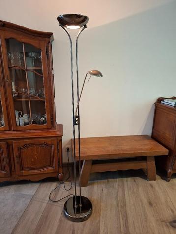 Staanlamp beschikbaar voor biedingen