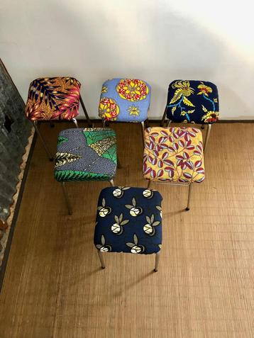 Tabouret vintage relooké.   beschikbaar voor biedingen