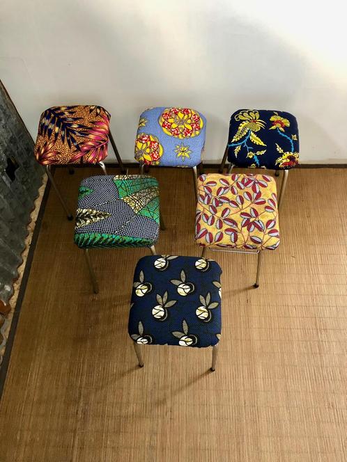 Tabouret vintage relooké., Huis en Inrichting, Krukjes, Zo goed als nieuw, Ophalen
