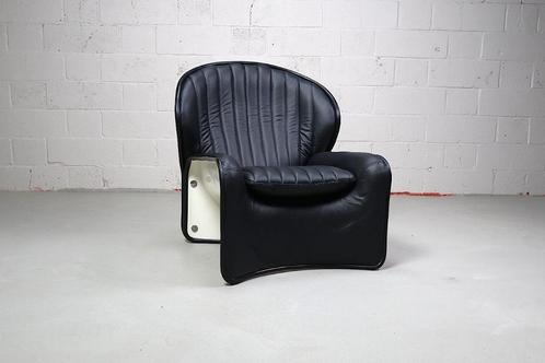 Lotus lounge chair by André Vandenbeuck, 1969, Antiek en Kunst, Antiek | Meubels | Stoelen en Sofa's, Ophalen