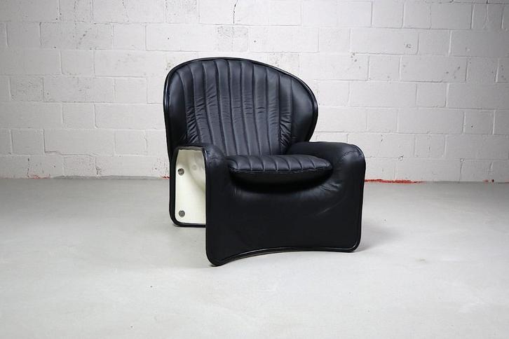 Lotus lounge chair by André Vandenbeuck, 1969, Antiek en Kunst, Antiek | Meubels | Stoelen en Sofa's, Ophalen