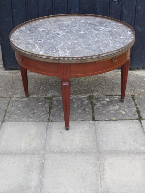Tafel met warmwaterkruiken, Antiek en Kunst, Antiek | Meubels | Tafels, Ophalen