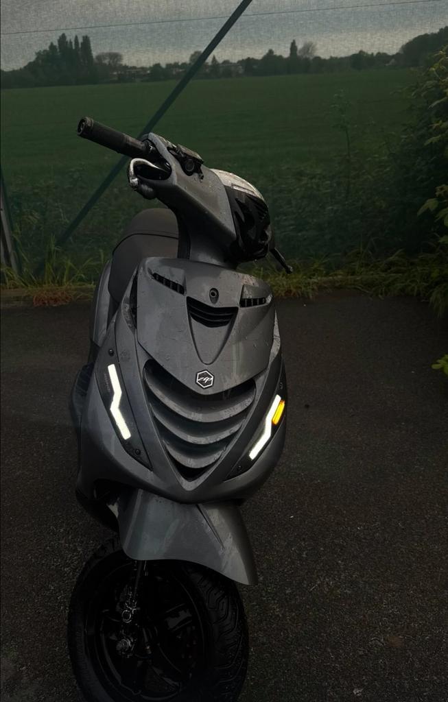 Piaggio zip 4t 50cc A klasse, Fietsen en Brommers, Scooters | Piaggio, Zip, Ophalen