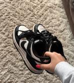 Nike schoenen maat 36, Sport en Fitness, Basketbal, Ophalen of Verzenden, Zo goed als nieuw, Schoenen