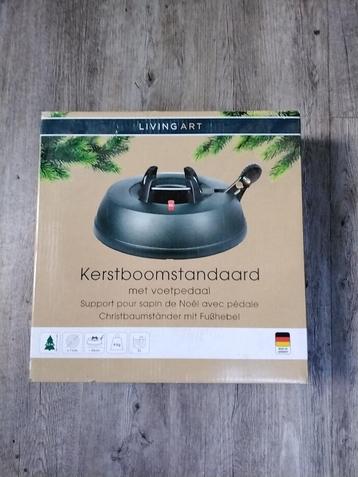 Kerstversiering: kerstboom standaard met voetpedaal beschikbaar voor biedingen