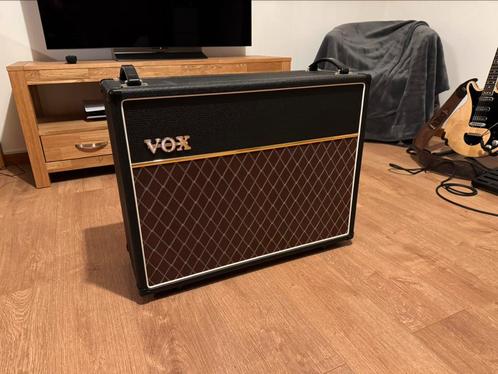 2 x Vox V212 Upgrade Alnico Blue + G12H gemaakt in het VK, Muziek en Instrumenten, Versterkers | Bas en Gitaar, Zo goed als nieuw