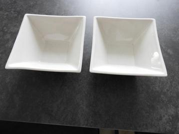 2 vierkante kommetjes beschikbaar voor biedingen