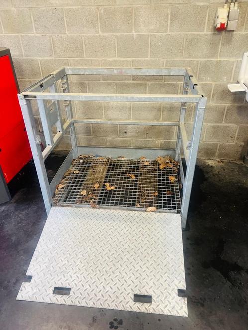 Gasflessenopslag gasflessenpallet met oprijplaat, Zakelijke goederen, Landbouw | Werktuigen, Overige, Transport, Ophalen