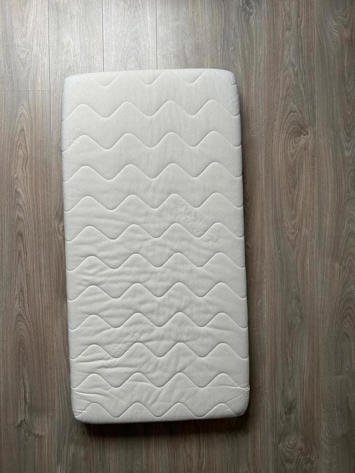 Matelas Aerosleep, lit bébé avec étui Sanamedi et accessoire, Enfants & Bébés, Berceaux & Lits, Comme neuf, Lit, Enlèvement
