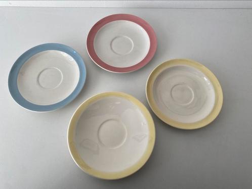 Onderbordjes Sphinx pastelkleuren, Antiek en Kunst, Antiek | Servies los, Ophalen of Verzenden