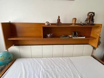 Houten 1 persoonsbed beschikbaar voor biedingen