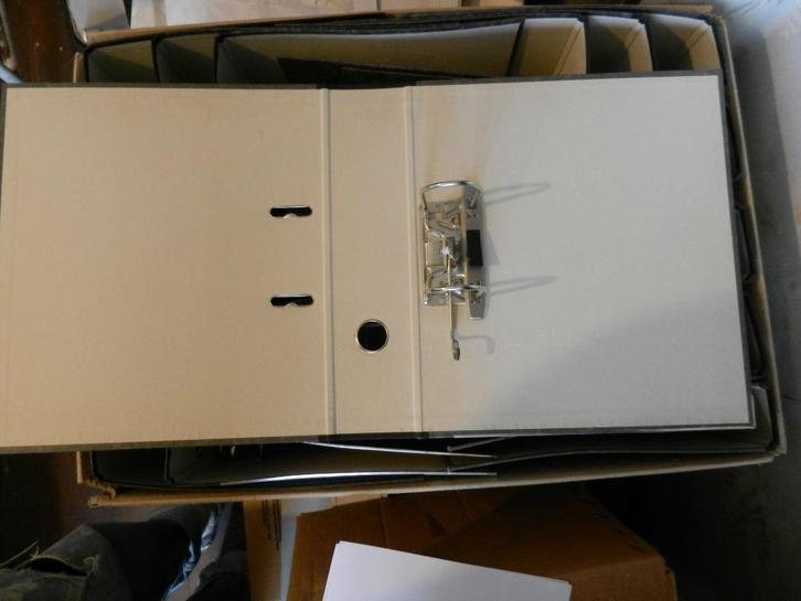 C'est nouveau !, Divers, Fournitures scolaires, Enlèvement