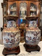 2 mooie porselein Chinese vazen, Antiek en Kunst, Antiek | Vazen, Ophalen