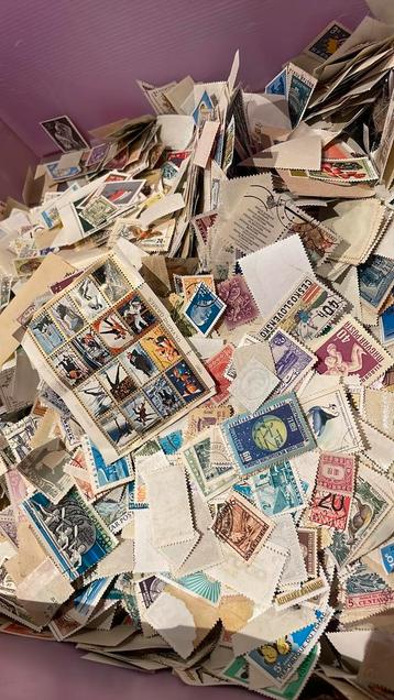 Postzegels beschikbaar voor biedingen