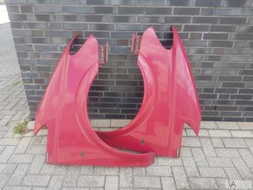 Mercedes Vito W639 2003 - 2010 voorscherm links  rood €50 beschikbaar voor biedingen