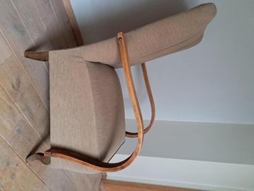 Vintage zetel beschikbaar voor biedingen