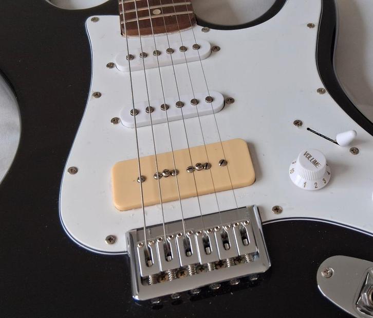 P90 strat, Muziek en Instrumenten, Instrumenten | Onderdelen, Zo goed als nieuw, Ophalen