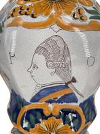 Paar vazen van aardewerk — De Klaauw (?) Voor Desvres (?), Antiek en Kunst, Ophalen of Verzenden