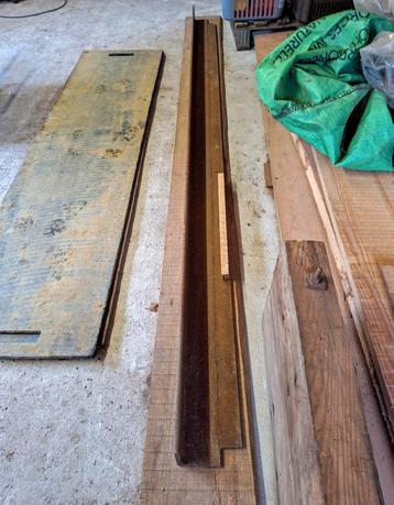 Stalen L-profiel 270cm. beschikbaar voor biedingen