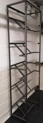 Ijzeren rek voor drank bakken., Ophalen