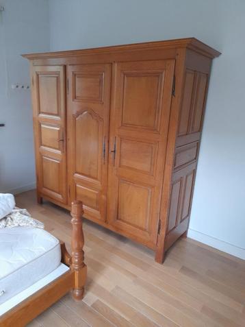 Franse eiken slaapkamer: 5-delig beschikbaar voor biedingen