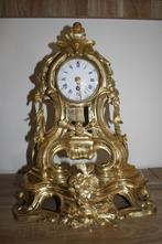 Mooie 18e eeuws Franse bronze pendule op konsole., Antiek en Kunst, Antiek | Klokken, Ophalen