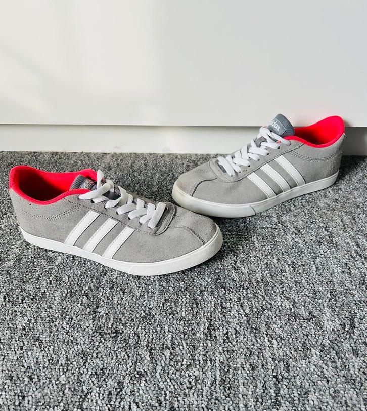 Baskets Adidas, Kleding | Dames, Schoenen, Zo goed als nieuw, Sneakers, Grijs, Ophalen of Verzenden