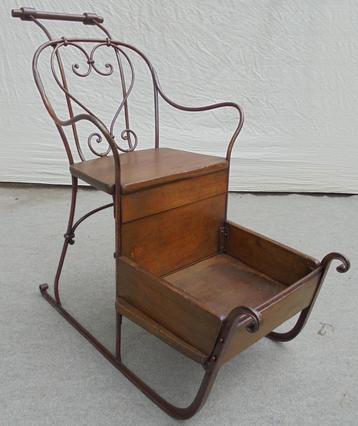 Prachtige antieke slee  beschikbaar voor biedingen