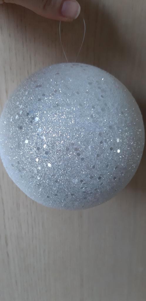 Witte kerstballen, Diversen, Kerst, Ophalen