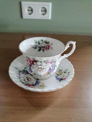 Royal Albert kop en schotel Sherborne beschikbaar voor biedingen