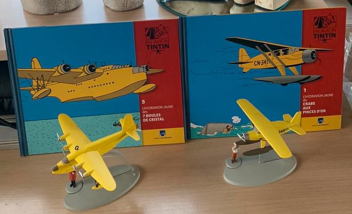 Kuifje 2 vliegtuigjes hergé Moulinsart  2013 + boekje, Verzamelen, Stripfiguren, Zo goed als nieuw, Beeldje of Figuurtje, Kuifje