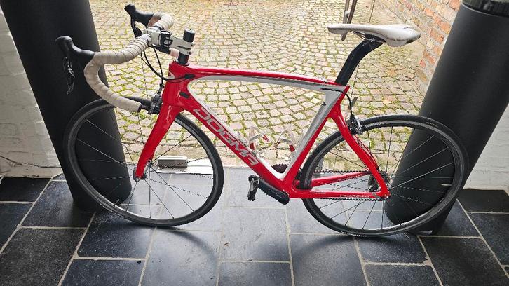 Pinarello Dogma F8 (rouge/blanc) - Ultegra Di2 - Taille 56, Vélos & Vélomoteurs, Vélos | Vélos de course, Utilisé, Hommes, Autres marques