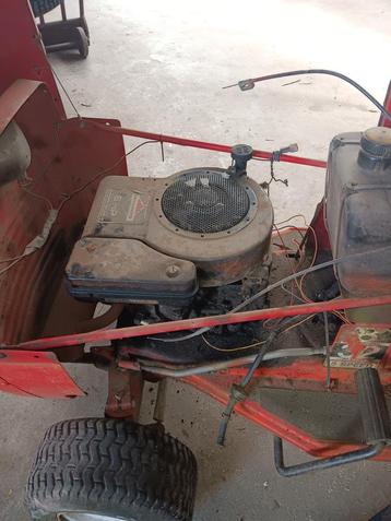 Motor Briggs en Stratton 8pk, prijs 100€ beschikbaar voor biedingen